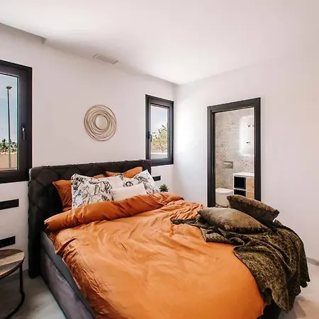 Luxurious With Garden And Pool *